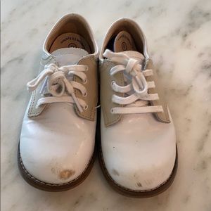 Footnotes Tan Saddle shoes